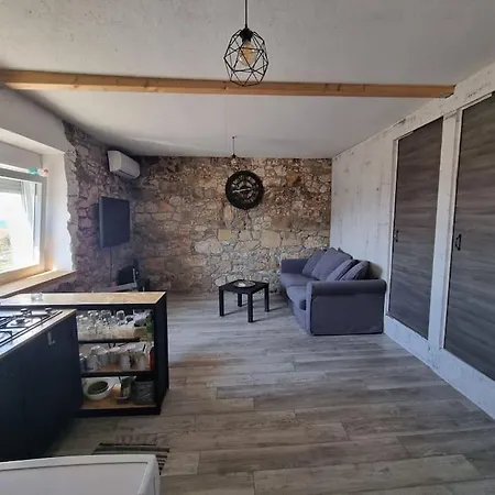 Kyra Hébergement de vacances Rtina