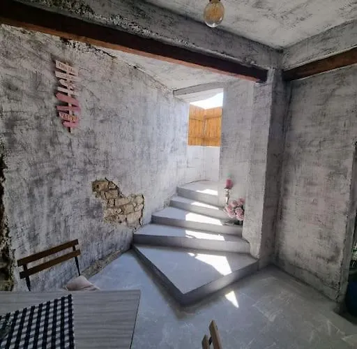 Kyra Dom wakacyjny *